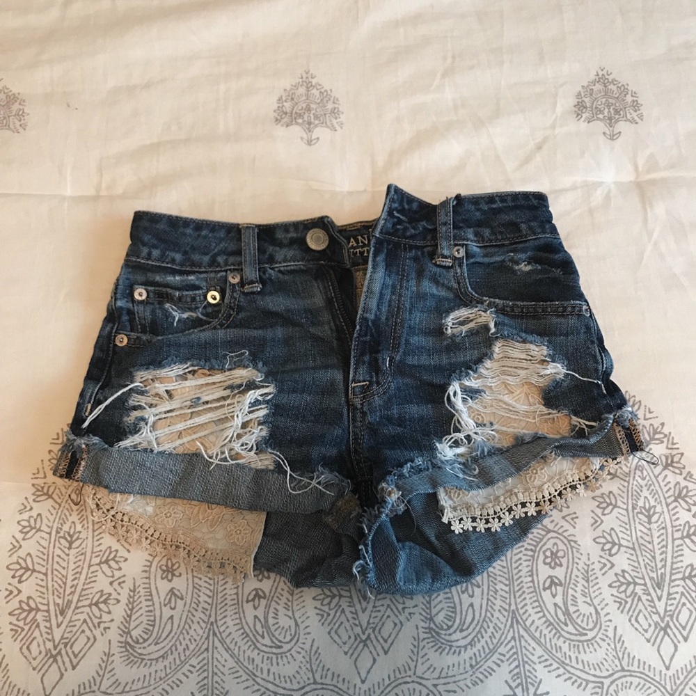 American Eagle High Rise Festival Shorts